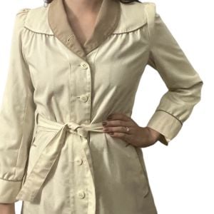 Late 1960’s/Early 1970’s Vintage Cream Colored Trench Coat, Small - Fashionconservatory.com