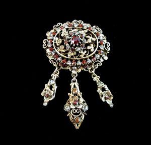 KRAMER antiqued gold clear & amber rhinestone Victorian Revival brooch or pendant