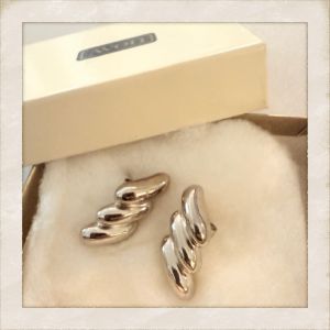 Vintage Avon Shiny Silver Sleek Wave Earrings, New in Box, Pierced Ears, 1” Long