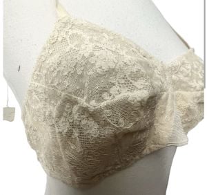 Rare Vintage CADOLLE PARIS Lace Bullet Bra made for Bonwit Teller, Paris France - Fashionconservatory.com