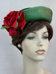 Vintage 50s Moss Green Open Crown Straw Hat w/ Red Silk Rose - Fashionconservatory.com