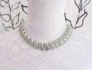 Vintage CORO open work silver metal link choker necklace 14'' - 16'' - classic