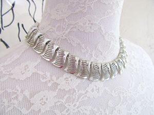 Vintage CORO open work silver metal link choker necklace 14'' - 16'' - classic - Fashionconservatory.com