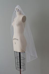 1960s floral  headband with medium length tulle veil . communion or flower girl veil - Fashionconservatory.com