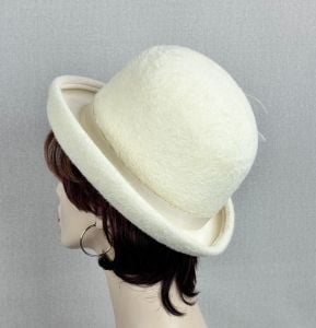 Vintage 70s Ivory Fur Felt Derby Style Hat by Jack McConnell Flair - Fashionconservatory.com