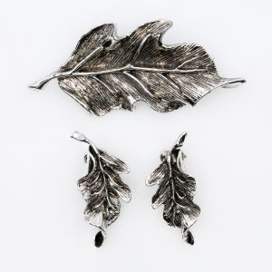 Vintage Tara Antiqued Silver Toned Leaves Brooch and Clip-On Earrings Set 1960s