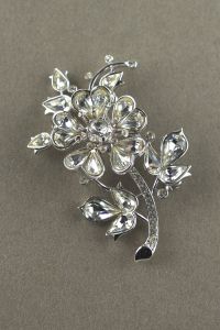 Trifari 1950s clear rhinestone flower brooch pin Alfred Philippe
