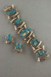 Aqua gold Asian figures 1950s link bracelet and earrings set