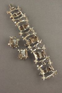 Aqua gold Asian figures 1950s link bracelet and earrings set - Fashionconservatory.com