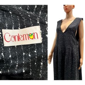 80s M/L Black Wool Jumper Dress | Oversized Speckled Pinafore w Pockets - Fashionconservatory.com