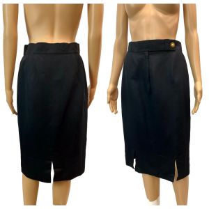 80s Structured Black Pencil Skirt w Gold Sun Face Button  - Fashionconservatory.com