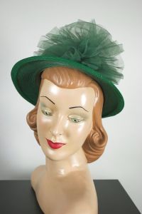 Bright green straw 1940s hat narrow brim tulle trim