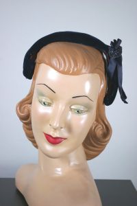 Navy velvet headband 1950s cocktail hat beaded trim
