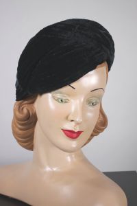 Black velvet turban hat 1930s padded roll topstitched trim