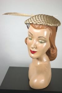 Tan beige mesh 1950s flat beret hat with feather trim