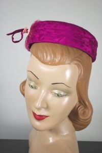 Fuchsia pink silk brocade 1960s mini pillbox hat feather trim - Fashionconservatory.com