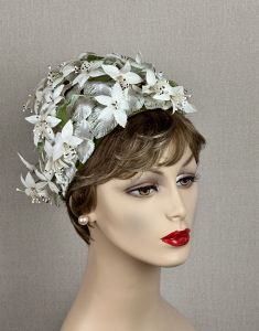 60s White Flowered Beehive Hat by Lisbeth - Fashionconservatory.com