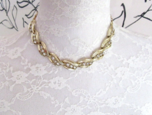 Vintage LISNER necklace choker clear rhinestones gold tone setting, 1960s 