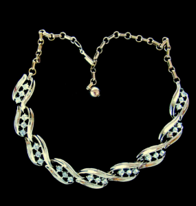 Vintage LISNER necklace choker clear rhinestones gold tone setting, 1960s  - Fashionconservatory.com