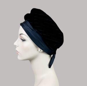 Vintage 70s Black Velvet Banded Beret Hat by Loni - Fashionconservatory.com