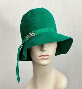 Vintage 70s Kelly Green Fur Felt Bucket Style Hat by Lora