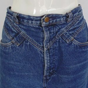 Ms Rocky Mountain Cut off Denim Shorts, 32'' Waist, Blue, Fringe hem, Relaxed fit  - Fashionconservatory.com