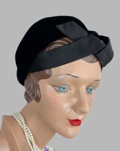 Vintage 60s Black Velvet Beret with Satin Embellishment by Mr John Jr
