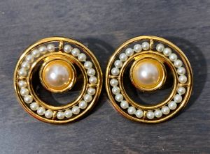 Vintage Gold Large Circle Pearl Earrings w Pearl Center | Pierced - Fashionconservatory.com