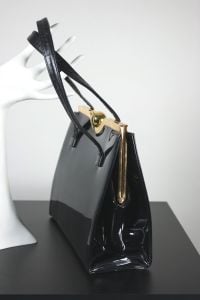 Black patent vinyl frame handbag 1960s purse top handles - Fashionconservatory.com