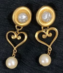 90s Gold Heart & Pearl Dangle Drop Earrings | Baroque Romantic | 2.5''