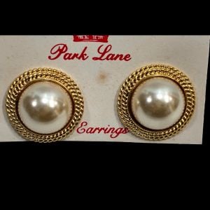 80s “Royalty” Large Faux Pearl Clip On Earrings NOS w/ Box - Fashionconservatory.com