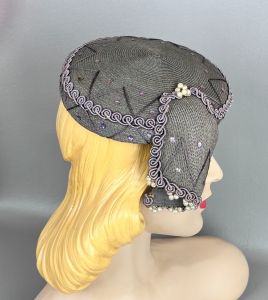 Vintage 1950s Grey Straw Cocktail Hat with Pearl Accents and Side Swag - Fashionconservatory.com