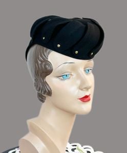 Vintage 1940s Tilt Hat, Black Felt Petal Hat with Placement Panel