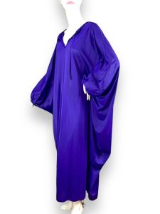 1970s purple caftan kaftan with triangle shape Size XXL Plus Size - Fashionconservatory.com