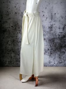 1960s 70s wide bell bottoms white with silver metallic Size S/M - Fashionconservatory.com