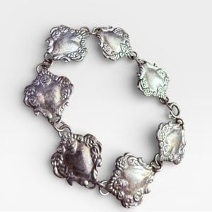 Sterling Vintage Repousse Bracelet Floral Crest Links, 7” Long