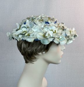 Vintage 1950s White Silk and Velvet Floral Platter Hat - Fashionconservatory.com