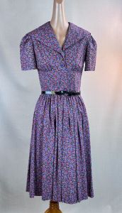 Vintage 50s Purple Floral Full Skirt Cotton Dress, B34  W26 - Fashionconservatory.com