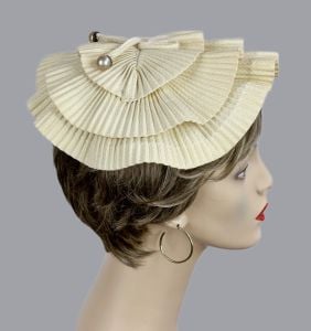 Vintage 50s Cream Pleated Ruffle Hat