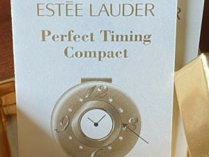 VTG 2001 ESTEE LAUDER~Crystal Compact Pocket Watch *PERFECT TIMING*  - Fashionconservatory.com