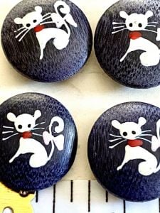 Vintage Buttons 6 Wooden Hand Painted MCM Black White Cats Kittens  3/4'' Shank - Fashionconservatory.com