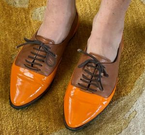 JULIA LUNDSTEN SKIN FINSK Womens 2 Tone Oxford Orange Brown Pointy Shoes 39/9M