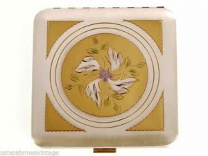 Vintage Compact Dorset Fifth Ave Square  3 12 Nice Engraving 1940s Never Used
