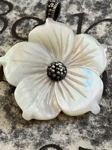ANTIQUE ESTATE CARVED MOP MOTHER OF PEARL FLOWER RING 925 Pearl Sz 6 - Fashionconservatory.com