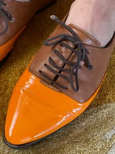 JULIA LUNDSTEN SKIN FINSK Womens 2 Tone Oxford Orange Brown Pointy Shoes 39/9M - Fashionconservatory.com