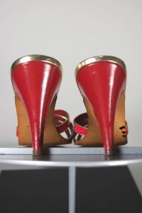 Disco heels slide sandals 1970s red snakeskin by Andrew Gellar | Size 7.5 - Fashionconservatory.com