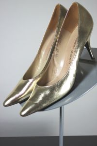 Metallic gold leather stiletto heel pumps 1960s 8.5 narrow