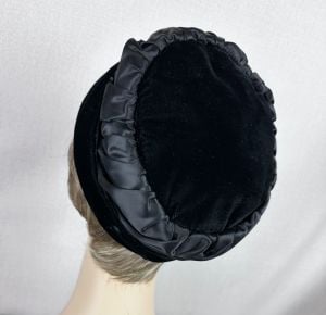 Vintage 1960s Black Velvet and Satin Ruched Pillbox Hat - Fashionconservatory.com