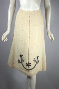 Hand knit cream wool A-line skirt 70s floral embroidery