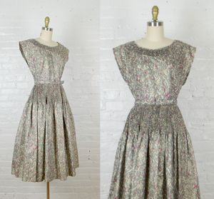 1950s party dress . 50s gray printed dress with crinoline . medium